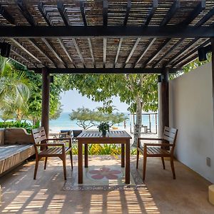 Villa au Bord de la Mer